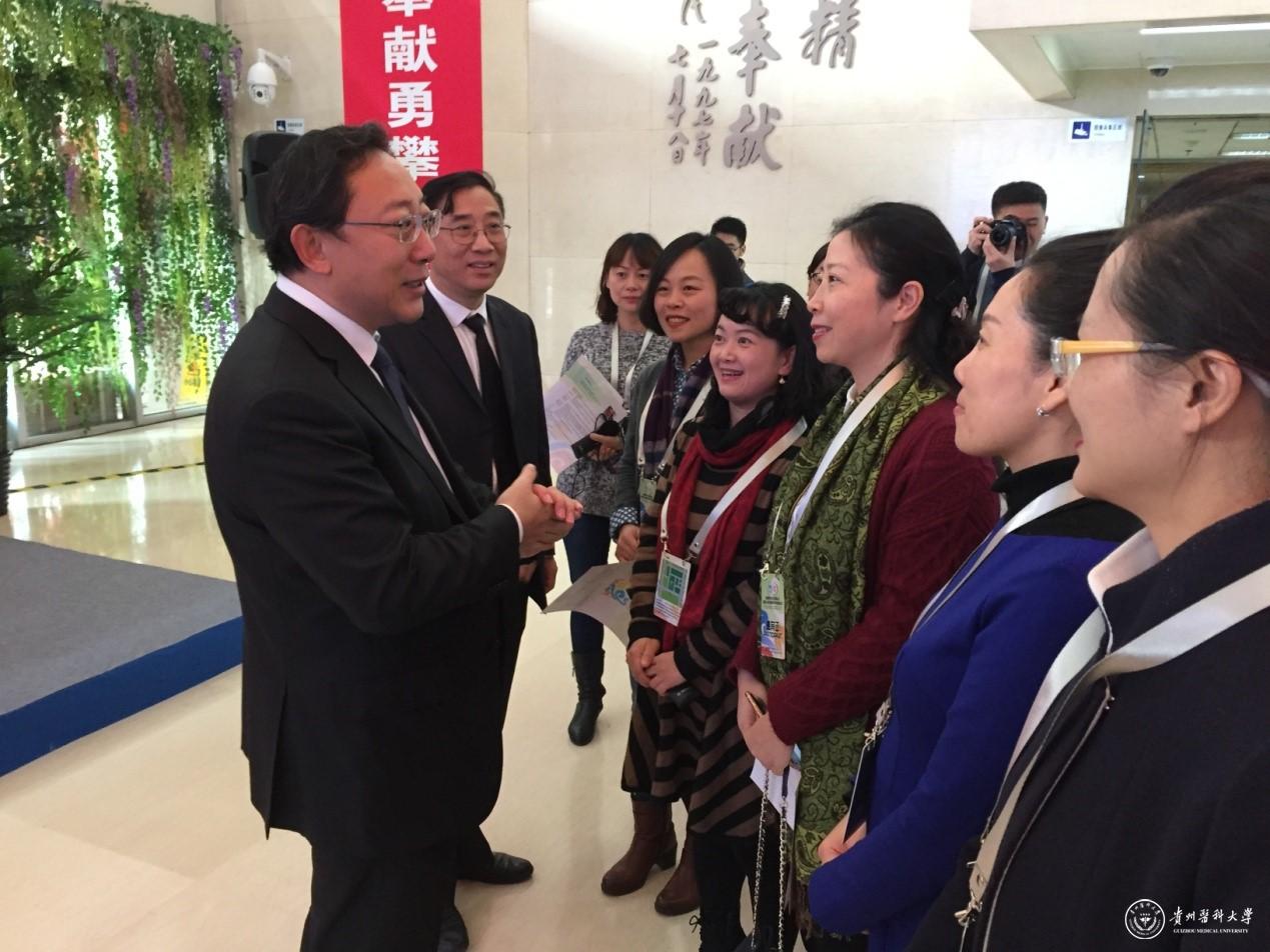 曹雪涛院士亲切接见太阳成教师代表团